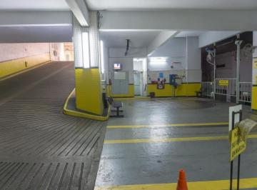 Garage · 15m² · Cochera Fija y Cubierta - Encargado Permanente - Microcentro