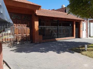 Casa de 3 ambientes, Lanús · Oportunidad: Casa Estilo Chalet