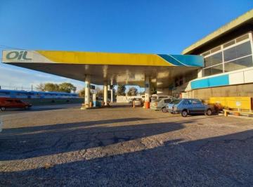 Local comercial , Ituzaingó · Estación de Servicio Oil, con 16 Surtidores, 8 en Dos Islas y 5 Tanques
