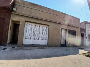 PH de 4 ambientes, Tres de Febrero · Venta - PH 4 Amb Planta Baja - Sabattini 4221 - Santos Lugares