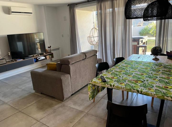 Casa · 170m² · 4 Ambientes · 2 Cocheras