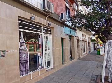 Casa de 4 ambientes, La Matanza · Casa de 4 Amb con 3 Locales Excelente Zona de Ramos Mejía