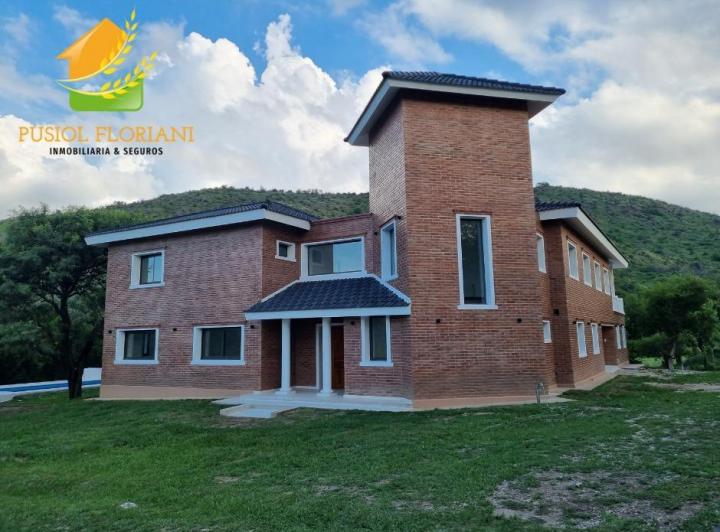 Casa · 500m² · 13 Ambientes · 2 Cocheras