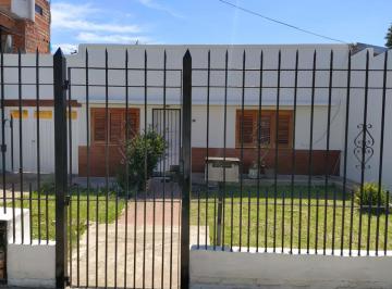 Casa · 245m² · 3 Ambientes · 2 Cocheras · Casa - Temperley Este