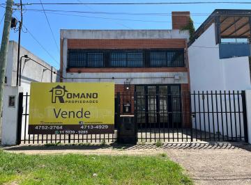 Bodega-Galpón , General San Martín · Excelente Galpón 280 m² C/ Baño, Vestuario, Cocina y Oficinas, a m de Capital