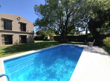 Casa · 204m² · 5 Ambientes · 2 Cocheras · Casa | Amb | 4 Dorm | 400 m² | Lote 800 m²