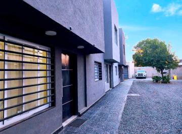 Casa · 95m² · 2 Dormitorios · 1 Cochera · Venta Dúplex Paso del Rey Centro