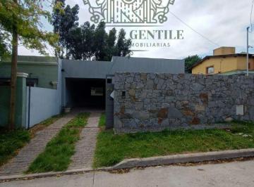 Quinta vacacional · 144m² · 4 Ambientes · 1 Cochera · Casa Quinta en Venta de 363 m² Ubicado en Tandil