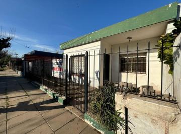 Casa · 120m² · 3 Dormitorios · 1 Cochera · Venta Casa 4 Amb Paso del Rey Centro