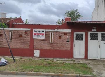 Casa · 150m² · 2 Dormitorios · 1 Cochera · Venta Casa 4 Amb Paso del Rey Apto Crédito Hipotecario