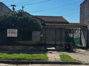 Casa · 200m² · 3 Dormitorios · 3 Cocheras · Venta Chalet 4 Amb Centro de Paso del Rey