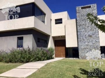 Casa · 290ha · 5 Dormitorios · Casa en Venta Ubicado en Los Alisos, Nordelta, Tigre