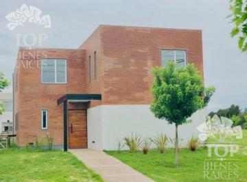Casa · 220ha · 5 Dormitorios · 2 Cocheras · Casa en Venta Ubicado en Tipas, Nordelta, Tigre