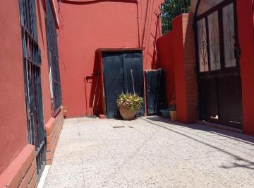 Casa · 90m² · 2 Dormitorios · 1 Cochera · Casa en Venta Sobre Jj. Paso