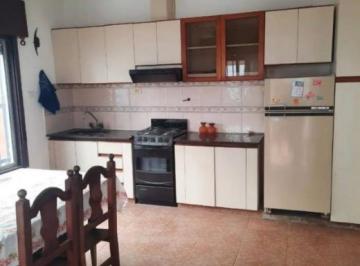 PH de 2 ambientes, Morón · PH Interno de 3 Ambientes con Buena Ubicación en Moron