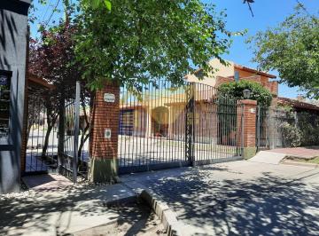 Casa · 120m² · 3 Dormitorios · 2 Cocheras · Casa - Guaymallen