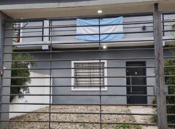 Casa de 3 ambientes, Esteban Echeverría · Venta - Amplio Duplex a Estrenar 3 Ambientes Independiente - Monte Grande - Apto Credito