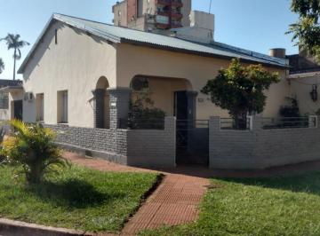 Casa · 170m² · 4 Ambientes · 1 Cochera · Casa en Esquina en Pleno Barrio de Villa Sarita, Uno de Losbarriosmáspintorescos