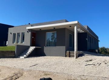 DEI-DEI-401_2 · Casa en Venta 3 Dorm. en Costa Esmeralda Barrio Senderos Barrio Privado