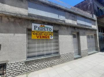 Casa · 80m² · 3 Ambientes · 1 Cochera · Casa - Venta - Lanús