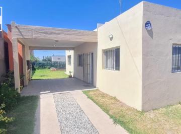 Casa · 70m² · 2 Ambientes · 1 Cochera · Casa en Alquiler Temporal - Capitan Bermudez