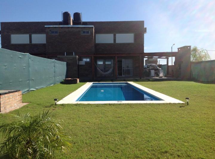 Casa · 80m² · 5 Ambientes · 1 Cochera