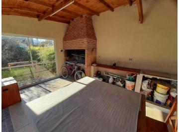 Casa · 200m² · 5 Ambientes · 3 Cocheras · Chalet Zacagnini 4600