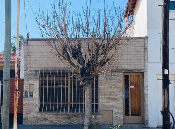 Casa · 42m² · 2 Ambientes · Consultorio / Oficina o Uso Comercial