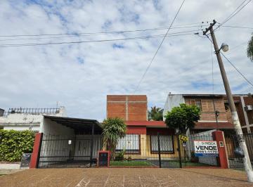 Casa · 90m² · 3 Ambientes · 3 Cocheras · Casa - Villa Luzuriaga