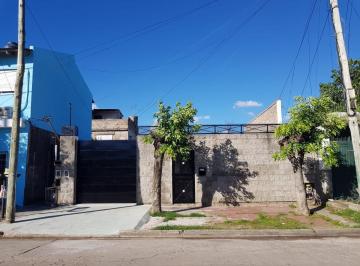 Casa · 100m² · 3 Ambientes · 3 Cocheras · Casa - San Justo