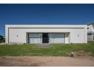 DEI-DEI-666_2 · Casa en Venta 4 Dorm. en Costa Esmeralda Barrio Ecuestre Barrio Privado