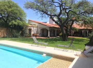 Casa de 7 ambientes, Córdoba · Casa a La Venta en Villa Belgrano