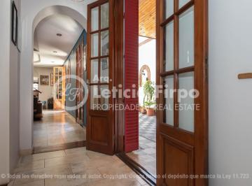 Casa · 246m² · 7 Ambientes · 3 Cocheras · Casa - Boedo