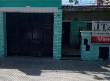 Casa de 6 ambientes, Pompeya · Casa en Venta de 4 Dorm. C/ Cochera en Nueva Pompeya