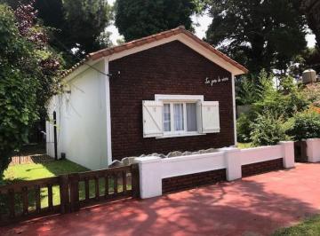 Casa · 55m² · 4 Ambientes · 1 Cochera · Chalet 4 Ambientes en Hermosa Zona de San Bernardo!