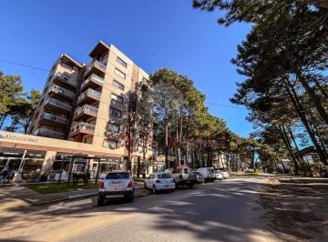 Departamento · 110m² · 3 Dormitorios · 1 Cochera · Departamento a La Venta en Pinamar - Constitución "21 A"