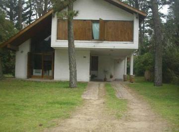 Casa · 160m² · 3 Dormitorios · Casa de Dos Plantas con Excelente Ubicación