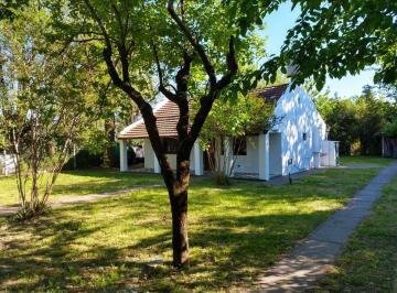 Casa · 860m² · 4 Ambientes · 1 Cochera · Hermosa Casa - Quinta de 1 Dormitorio en Moreno Lado Norte! Sobre Calle Güemes Entre Venezuela y Guate