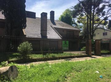 Casa · 1915m² · 7 Ambientes · 2 Cocheras · Valor Rebajado! Importantisima Propiedad Sobre 3 Lotes Sobre Calle de La Vega