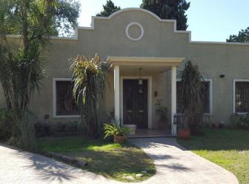 Casa · 1207m² · 5 Ambientes · 1 Cochera · Importante Propiedad en Moreno Norte - a m de Colectora y Shopping Nine - con Parque