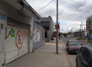 Casa · 182m² · 4 Ambientes · 2 Cocheras · Importante Propiedad en Paso del Rey - Losa con Galpón en El Frente y Departamento Detrás!