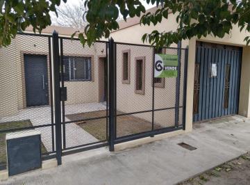Casa · 200m² · 4 Ambientes · 1 Cochera · En Venta! Hermosa Propiedad en Moreno Lado Norte | 2 Dorm. | Garage | Sobre Terreno de 200 m² |