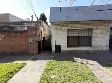 Casa · 60m² · 2 Ambientes · En Venta! Importante Duplex de 1 Dormitorio en Moreno Centro (Lado Norte) | Excelente Ubicación