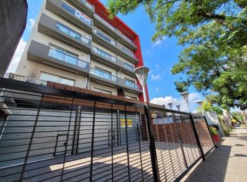 Local comercial · 42m² · 1 Ambiente · En Venta! Hermoso y Amplio Departamento de 1 Ambiente en Torre Amparo - Moreno Centro - Muy Luminoso