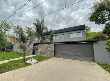 Casa · 480m² · 5 Ambientes · En Venta | Importante Propiedad de Categoría en Zona de Quintas con Parque y Piscina | Moreno - a Po