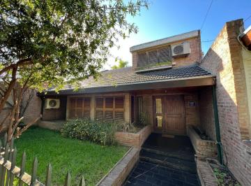 Casa · 5 Ambientes · 1 Cochera · En Venta | Valor Rebajado! - Importante Propiedad de 2 Pisos en Moreno Centro Lado Norte con Pileta