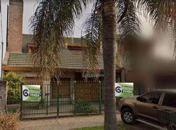 Casa · 6 Ambientes · 2 Cocheras · En Venta | Hermosa Propiedad en Moreno Sur con 4 Dorm., Quincho, Pileta y Garage | Oportunidad