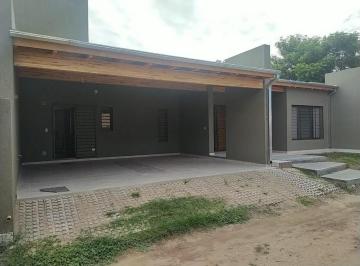 Casa · 253m² · 4 Ambientes · 6 Cocheras · Hermosa Casa en Venta B° Argúello