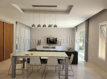 Casa de 5 ambientes, Pinamar · Casa en Alquiler B Los Álamos Pinamar - 3 Dorm y Play - Cochera Doble Cerrada - 652