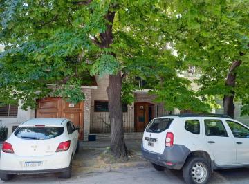Casa · 262m² · 8 Ambientes · 1 Cochera · Casa - La Plata